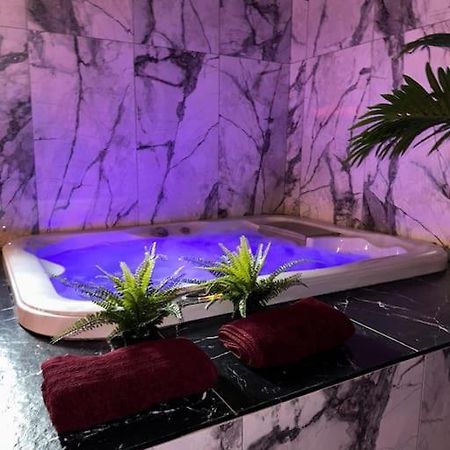 Marbella Logement Privatif -Jacuzzi-Sauna Ла Валет-дю-Вар Екстериор снимка